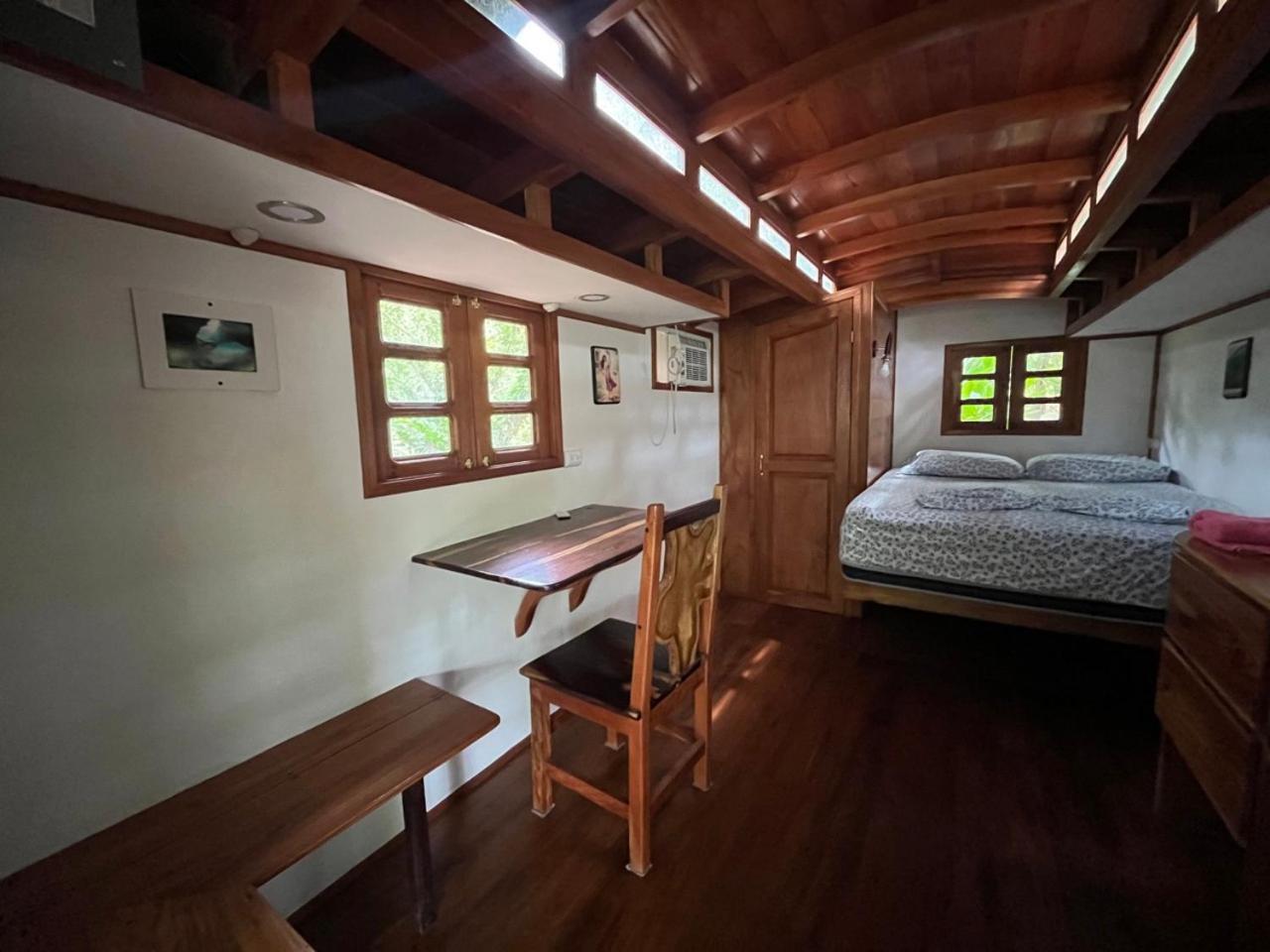 Gypsy Wagons Hotell Pavones  Eksteriør bilde